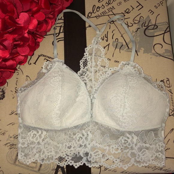 Bundle of two small Aeropostale padded bralettes - Picture 5 of 7